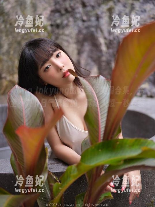 Kang Inkyung的万圣节美图合集，完全不缺节日气氛啥的，真让人想一秒变装！